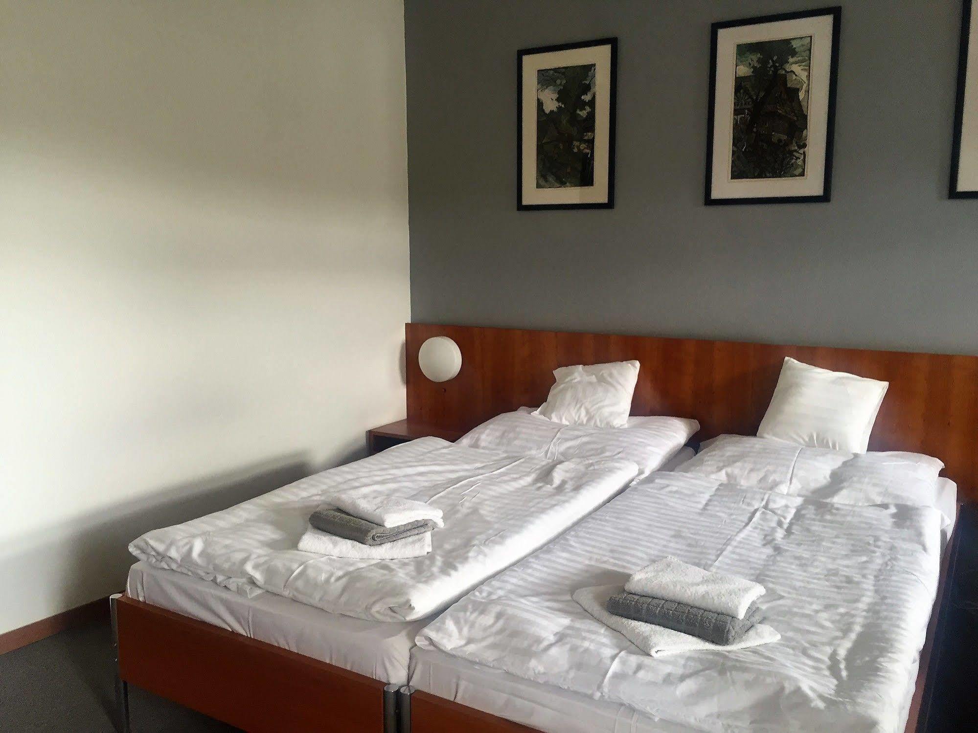 Hotel Maxim Svätý Jur Dış mekan fotoğraf