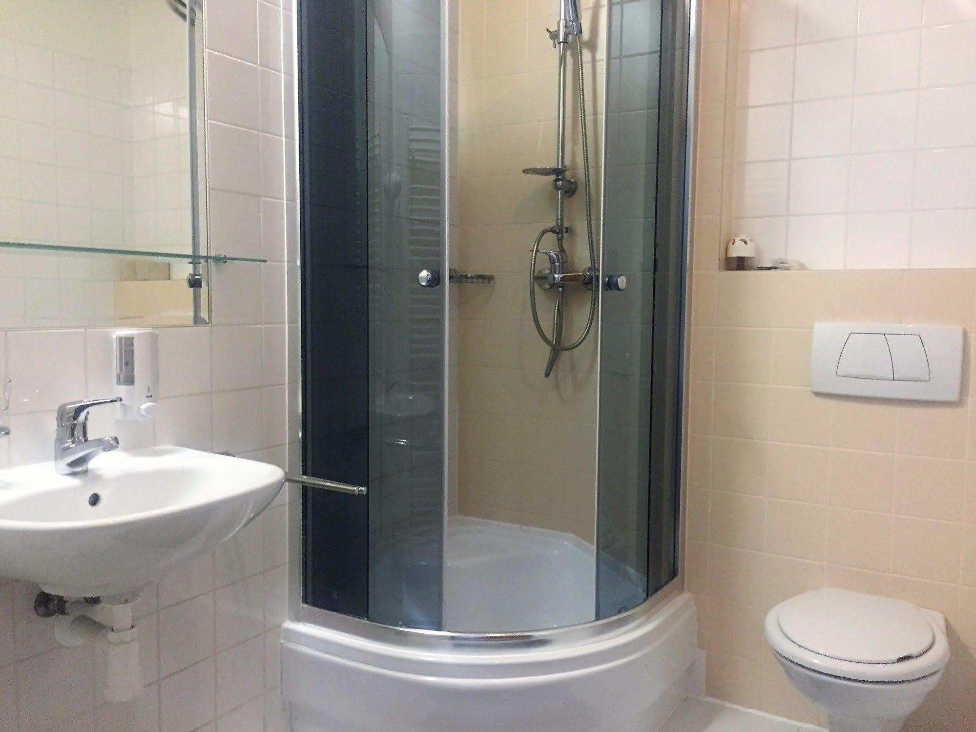 Hotel Maxim Svätý Jur Dış mekan fotoğraf